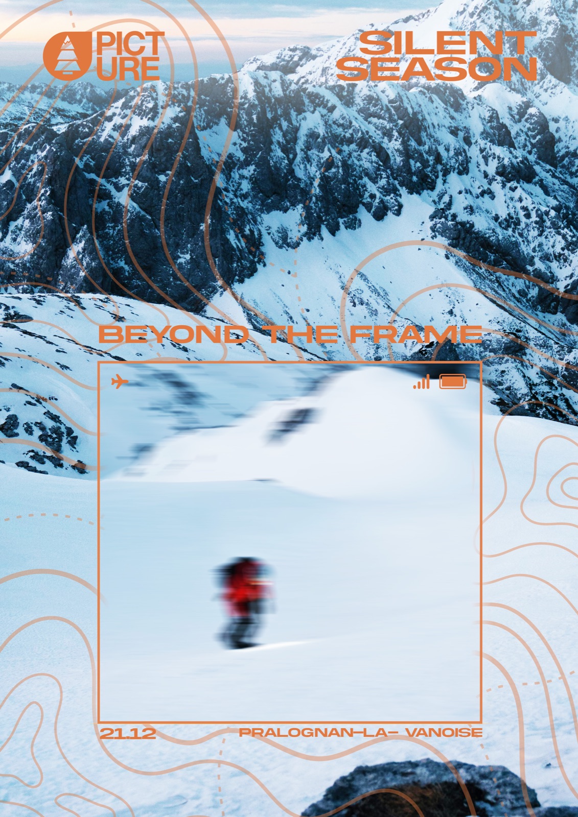 Affiche The Silent Season : un skieur en rouge flou dans le cadre, devant des sommets enneigés